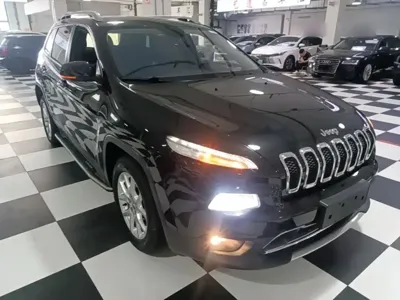 Jeep Cherokee 2018, 78600 км, за 6047.56 USD