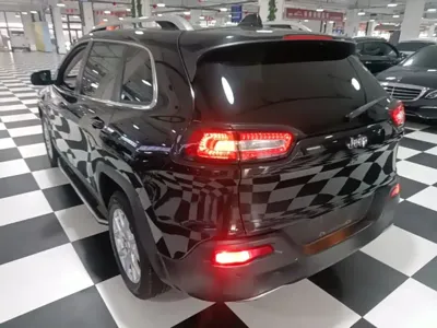 Jeep Cherokee 2018, 78600 км, за 6047.56 USD