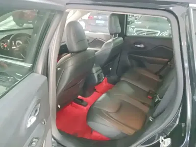 Jeep Cherokee 2018, 78600 км, за 6055.78 USD - фото 17
