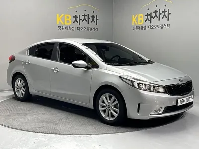 Kia K3 · 2016 год