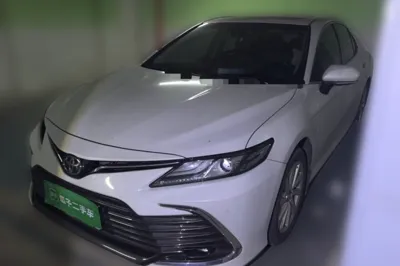 Toyota Camry · 2021 год