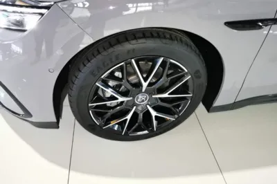 BYD Han 2025, 23600 км, за 21609 USD - фото 10