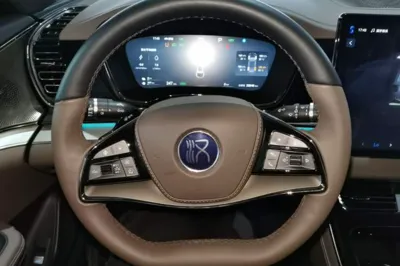 BYD Han 2025, 23600 км, за 21609 USD - фото 13
