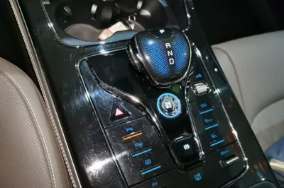 BYD Han 2025, 23600 км, за 21609 USD - фото 16
