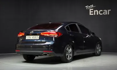 Kia K3 2018, 129043 км, за 5382.7 USD
