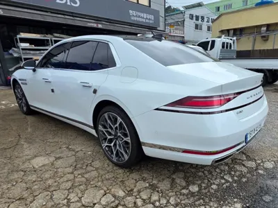Genesis G90 2023, 28111 км, за 36862.65 USD