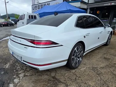 Genesis G90 2023, 28111 км, за 36862.65 USD