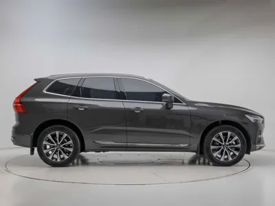 Volvo XC60 2025, 10738 км, за 35447.03 USD
