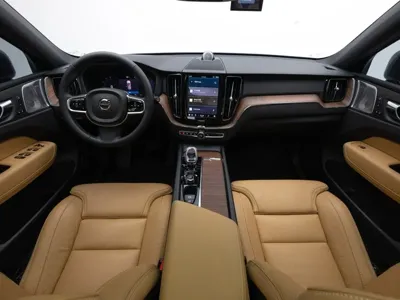 Volvo XC60 2025, 10738 км, за 35179.17 USD - фото 7