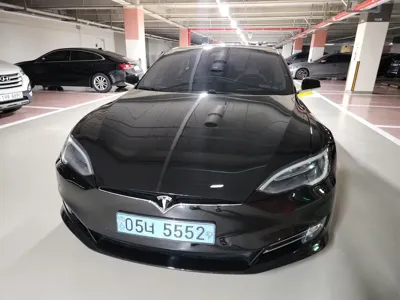 Tesla Model S · 2018 год