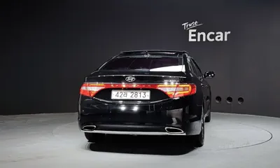 Hyundai Grandeur 2012, 159083 км, за 2776.31 USD