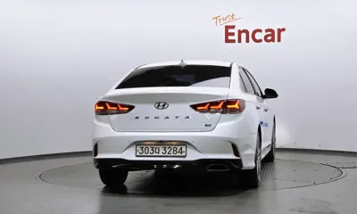 Hyundai Sonata 2019, 127869 км, за 7676.3 USD