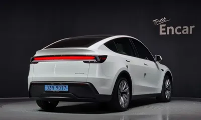 Tesla Model Y 2025, 17617 км, за 40304.22 USD