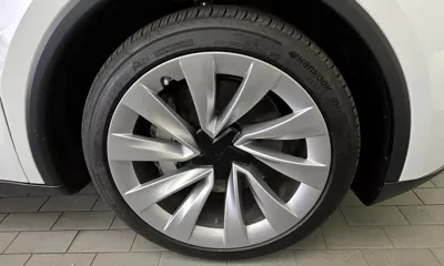 Tesla Model Y 2025, 17617 км, за 40304.22 USD