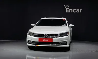 Volkswagen Passat 2018, 55693 км, за 7814.02 USD