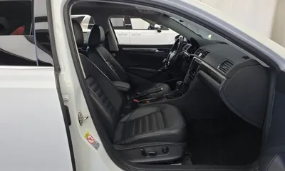 Volkswagen Passat 2018, 55693 км, за 7814.02 USD - фото 11