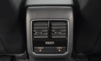 Volkswagen Passat 2018, 55693 км, за 7814.02 USD - фото 19