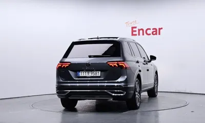 Volkswagen Tiguan 2023, 40024 км, за 19349.01 USD