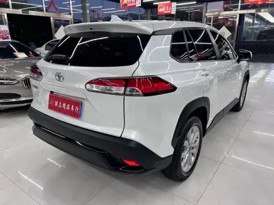 Toyota Frontlander 2022, 40000 км, за 10741.4 USD