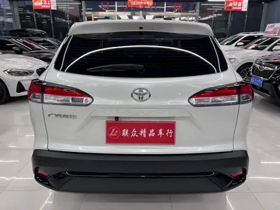 Toyota Frontlander 2022, 40000 км, за 10741.4 USD