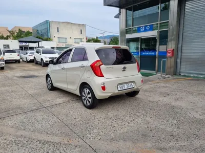 Kia Morning 2013, 29569 км, за 3120.52 USD