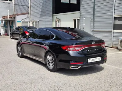 Hyundai Grandeur 2017, 117000 км, за 8532.58 USD