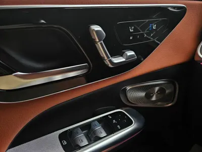 Mercedes-Benz GLC-Class 2025, 10087 км, за 43980.57 USD - фото 7
