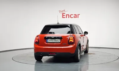 MINI Cooper 2021, 30142 км, за 10786.64 USD