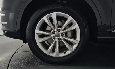 Audi Q7 2019, 60362 км, за 20101.5 USD