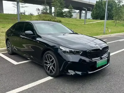BMW i5 2025, 23000 км, за 34284.21 USD