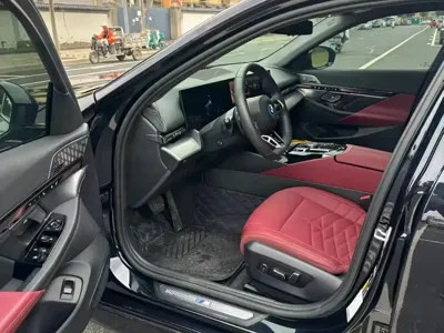 BMW i5 2025, 23000 км, за 34284.21 USD