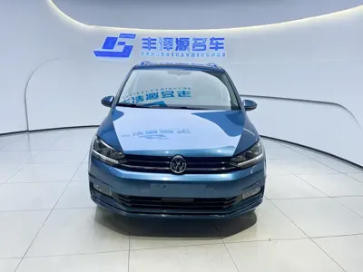 Volkswagen Touran 2019, 45300 км, за 9296.23 USD