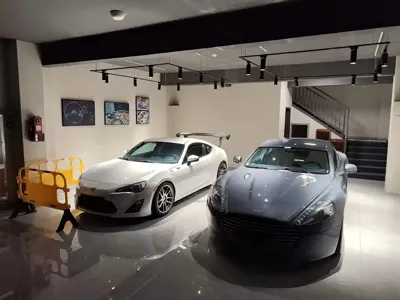 Aston Martin Rapide 2012, 70000 км, за 49801.78 USD