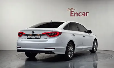 Hyundai Sonata 2015, 23480 км, за 8527.24 USD
