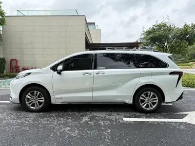 Toyota Sienna 2022, 94000 км, за 28596.96 USD