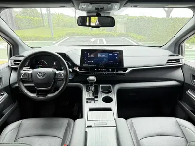 Toyota Sienna 2022, 94000 км, за 28435.6 USD - фото 9
