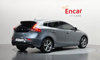 Volvo V40 2018, 70115 км, за 7735.81 USD