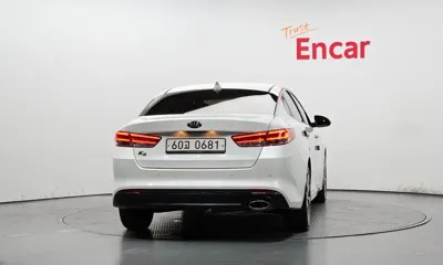 Kia K5 2016, 77399 км, за 7811.47 USD