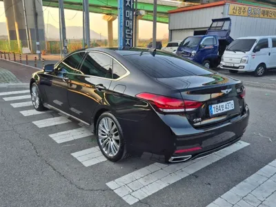 Genesis G80 2018, 135114 км, за 10726.12 USD