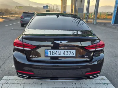 Genesis G80 2018, 135114 км, за 10726.12 USD