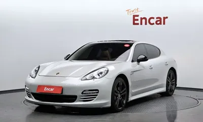 Porsche Panamera · 2010 год