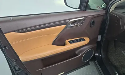 Lexus RX 2019, 58263 км, за 30228.16 USD - фото 24