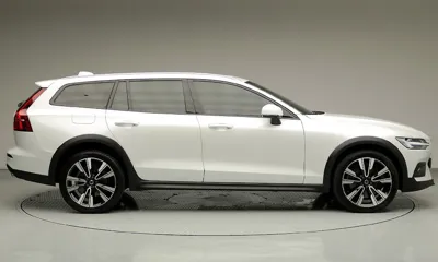 Volvo V60 2022, 68382 км, за 22801.31 USD