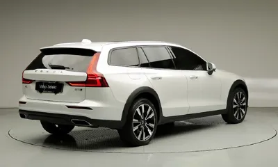 Volvo V60 2022, 68382 км, за 22801.31 USD