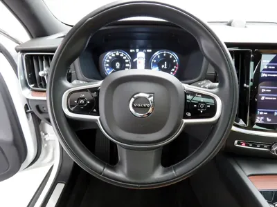 Volvo V60 2022, 68382 км, за 22801.31 USD - фото 9