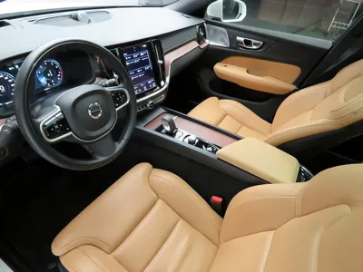 Volvo V60 2022, 68382 км, за 22801.31 USD - фото 11