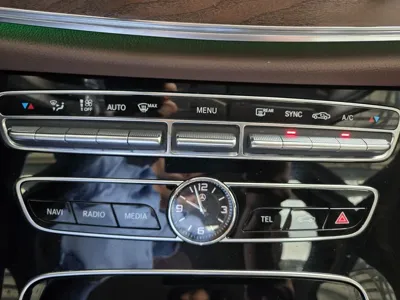 Mercedes-Benz E-Class 2019, 118563 км, за 14945.06 USD - фото 28