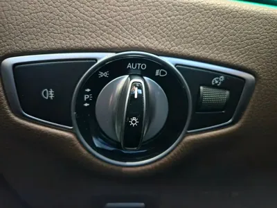 Mercedes-Benz E-Class 2019, 118563 км, за 14945.06 USD - фото 31