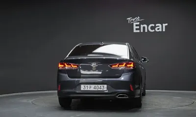 Hyundai Sonata 2018, 125900 км, за 5483.98 USD