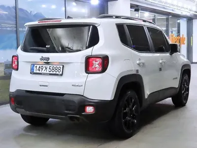 Jeep Renegade 2021, 110694 км, за 7995.84 USD
